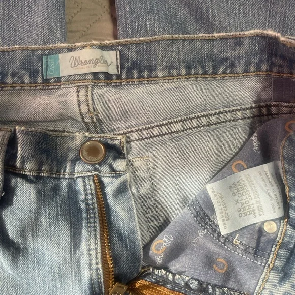 Wrangler Women’s “Cash” Jeans – Size 5/6 x 30 – Classic Fit - Picture 1 of 3
